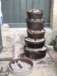 Stacking Dutch Ovens